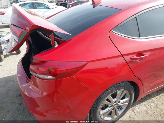 KMHD84LF9JU611930 Hyundai ELANTRA SEL