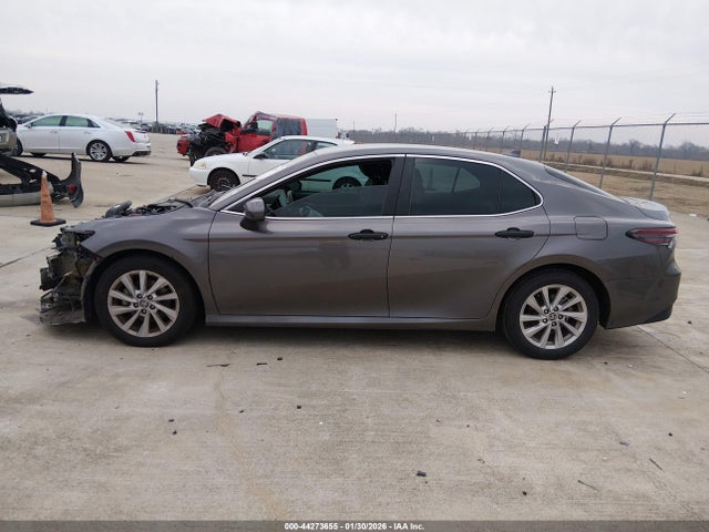 4T1C11AKXMU407334 Toyota CAMRY LE