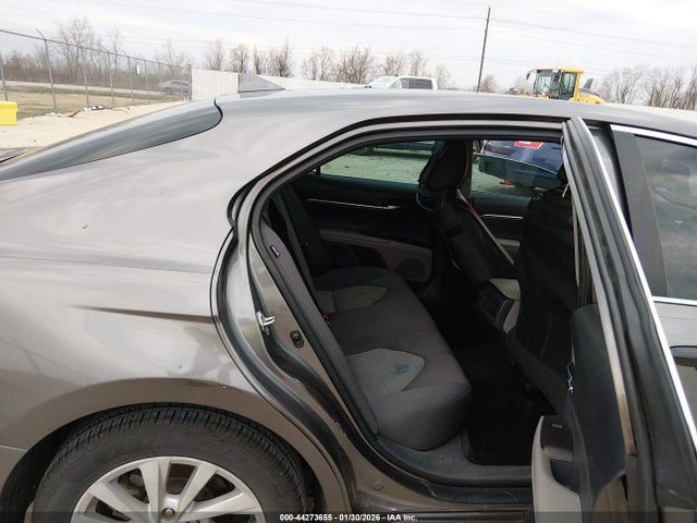 4T1C11AKXMU407334 Toyota CAMRY LE