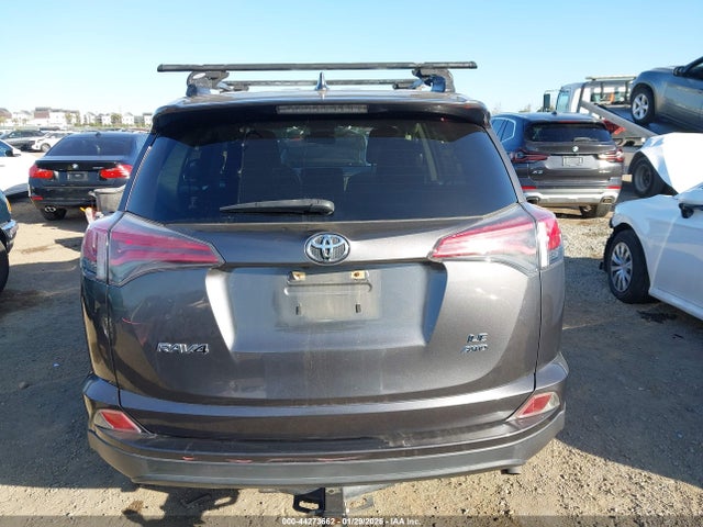 JTMBFREV5JJ744916 Toyota RAV4 LE