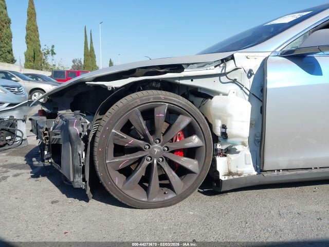Auction sale of the 2015 Tesla Model S 85d/p85d, vin: 5YJSA1H43FF090595, lot number: 44273670