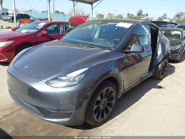 2021 TESLA MODEL Y 5YJYGDEE5MF241683 Photo 1