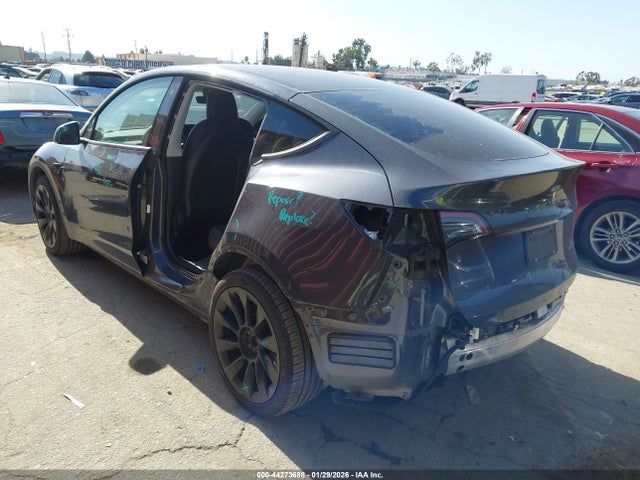 2021 TESLA MODEL Y 5YJYGDEE5MF241683 Photo 2
