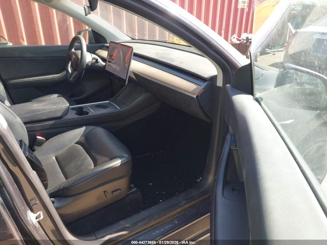2021 TESLA MODEL Y 5YJYGDEE5MF241683 Photo 4