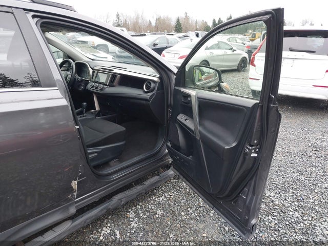 Toyota RAV4 LE 2015 JTMBFREV2FJ024044 Image 5