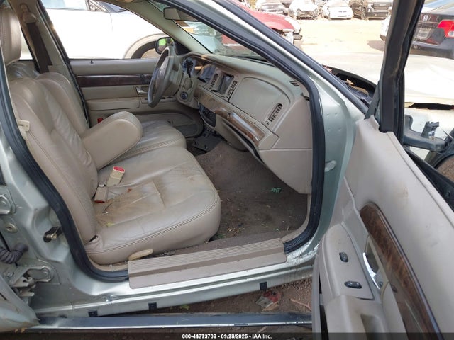 2005 MERCURY GRAND MARQUIS 2MEFM74W85X618499 Photo 4