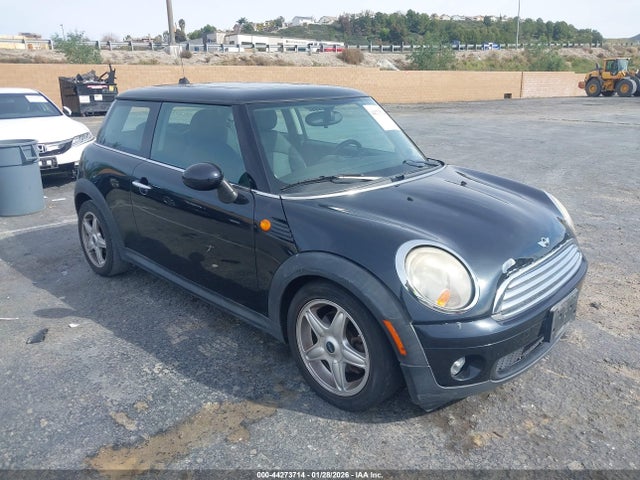 2008 MINI COOPER WMWMF33588TT63050 Photo 0