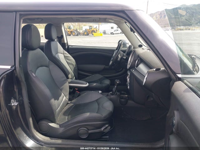 2008 MINI COOPER WMWMF33588TT63050 Photo 4