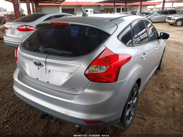 1FADP3K27EL239392 Ford FOCUS SE