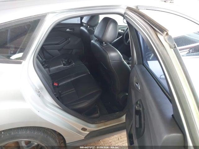 1FADP3K27EL239392 Ford FOCUS SE