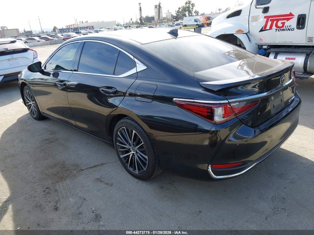 58ADA1C11RU043796 Lexus ES 300H