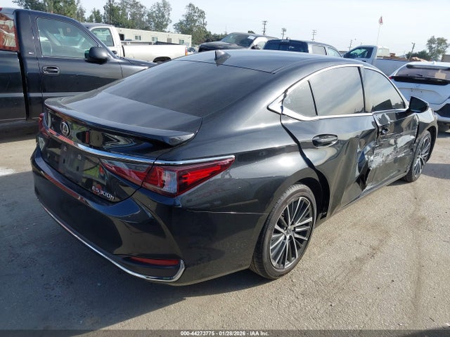 58ADA1C11RU043796 Lexus ES 300H