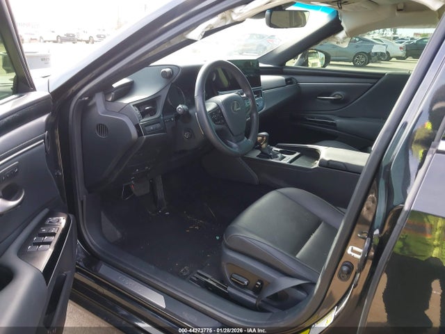 58ADA1C11RU043796 Lexus ES 300H