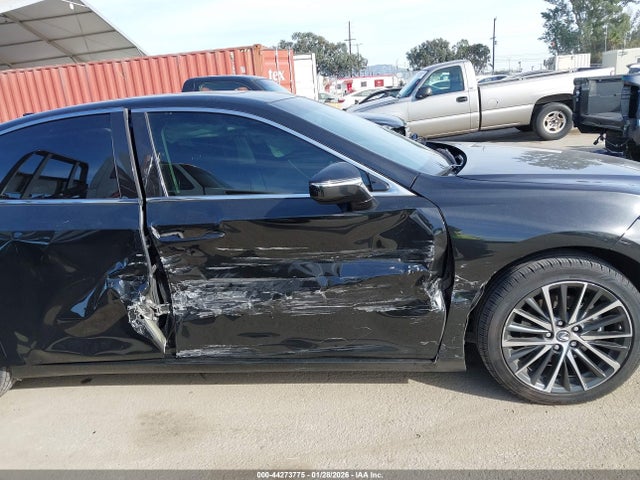 58ADA1C11RU043796 Lexus ES 300H