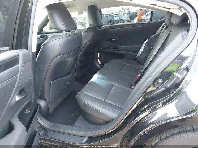 58ADA1C11RU043796 Lexus ES 300H