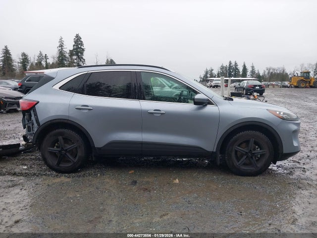 1FMCU9DZ4NUA96936 Ford Escape Titanium Hybrid