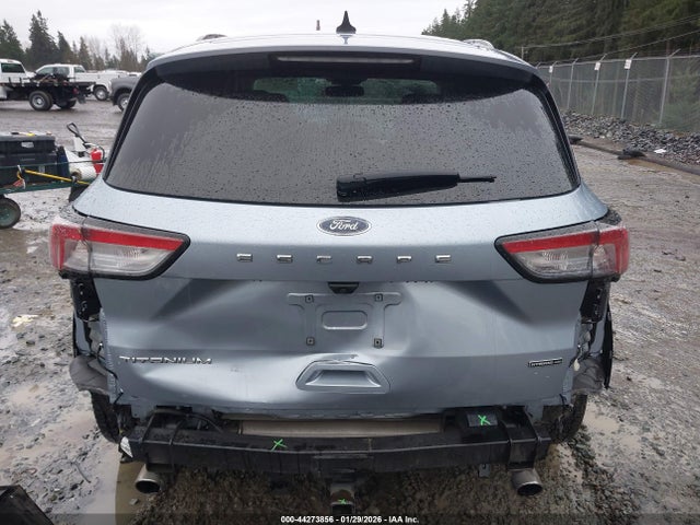 1FMCU9DZ4NUA96936 Ford Escape Titanium Hybrid