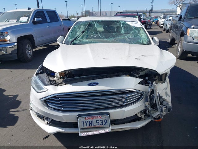 3FA6P0LU7HR275158 Ford Fusion Hybrid Se