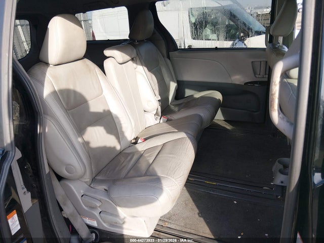 5TDYK3DCXFS670423 Toyota Sienna Xle 8 Passenger