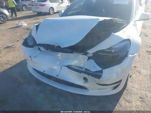 44273949 :رقم المزاد ، 5YJ3E1EA1PF512531 vin ، 2023 Tesla Model 3 Rear-wheel Drive مزاد بيع