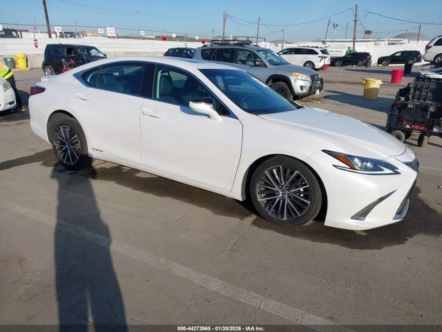 2022 LEXUS ES 300H 58ADA1C19NU014976
