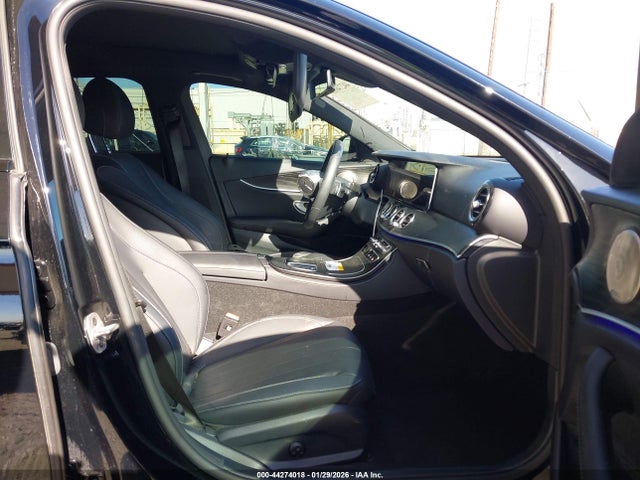 44274018 :رقم المزاد ، W1KZF8DB8PB185371 vin ، 2023 Mercedes-benz E 350 مزاد بيع