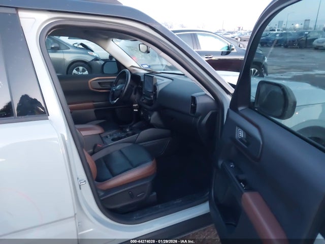 2022 FORD BRONCO SPORT 3FMCR9C63NRE28588 Photo 4