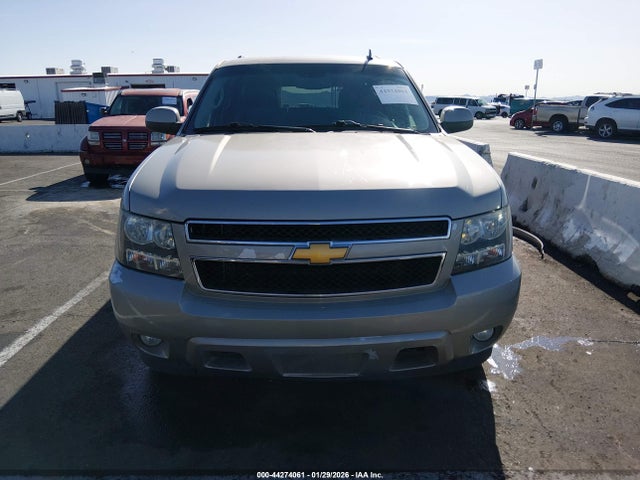 1GNSKJE75ER110857 Chevrolet Suburban 1500 Lt