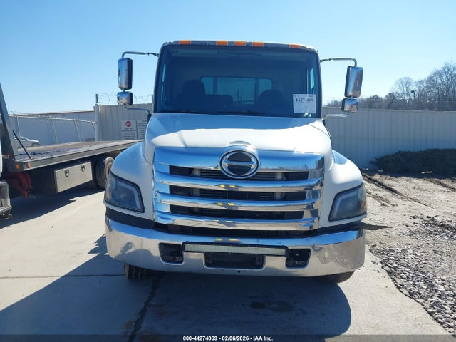 44274069 :رقم المزاد ، 5PVNJ8JP6C4S50627 vin ، 2012 Hino 268 مزاد بيع