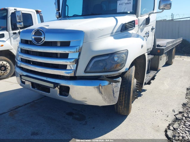 44274069 :رقم المزاد ، 5PVNJ8JP6C4S50627 vin ، 2012 Hino 268 مزاد بيع