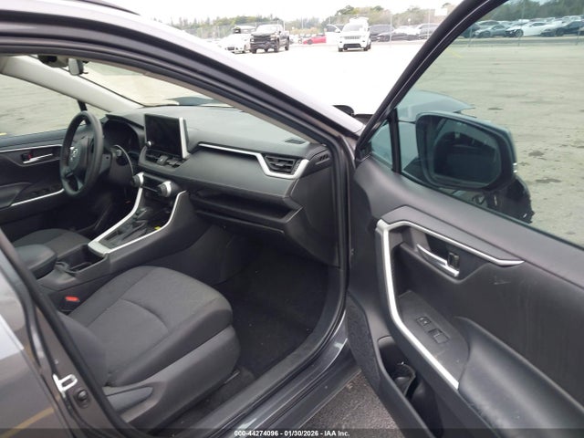 44274096 :رقم المزاد ، 2T3W1RFV3RC263107 vin ، 2024 Toyota Rav4 Xle مزاد بيع