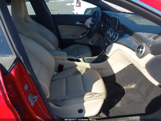 44274117 :رقم المزاد ، WDDSJ4EB2EN059820 vin ، 2014 Mercedes-benz Cla 250 مزاد بيع