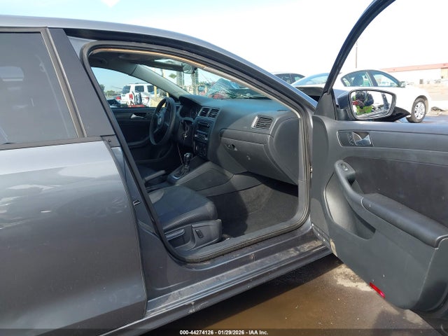 3VWD17AJ2EM412906 Volkswagen Jetta 1.8t Se