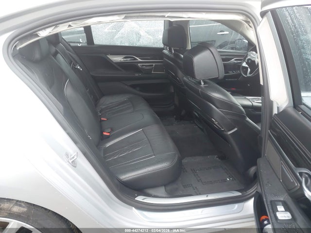 2018 BMW 740I WBA7E2C5XJG742642 Photo 7