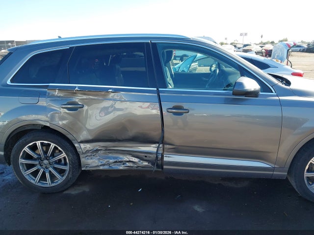 WA1VAAF74HD002331 Audi Q7 3.0t Premium