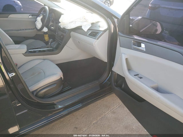 5NPE24AF8FH176526 Hyundai SONATA SE