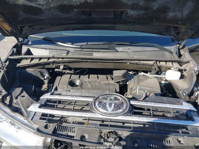 5TDZARFH6KS061455 Toyota Highlander Le
