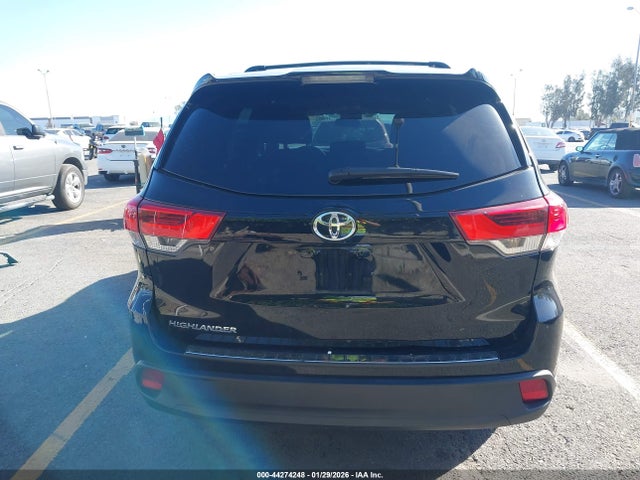 5TDZARFH6KS061455 Toyota Highlander Le
