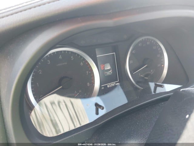 5TDZARFH6KS061455 Toyota Highlander Le