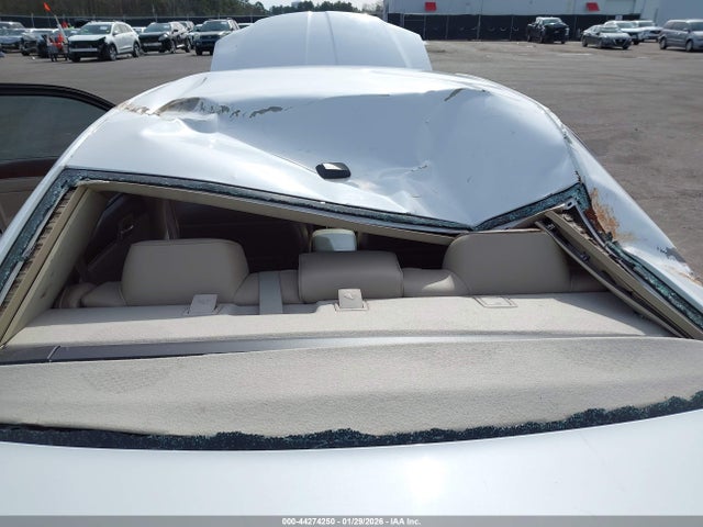 44274250 :رقم المزاد ، 2C3CA6CTXBH528568 vin ، 2011 Chrysler 300c مزاد بيع