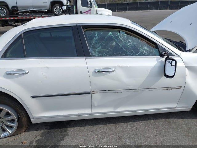 44274250 :رقم المزاد ، 2C3CA6CTXBH528568 vin ، 2011 Chrysler 300c مزاد بيع