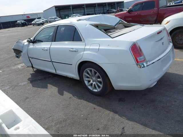 2011 CHRYSLER 300C 2C3CA6CTXBH528568 Photo 2