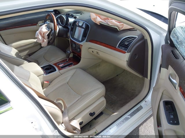 2011 CHRYSLER 300C 2C3CA6CTXBH528568 Photo 4