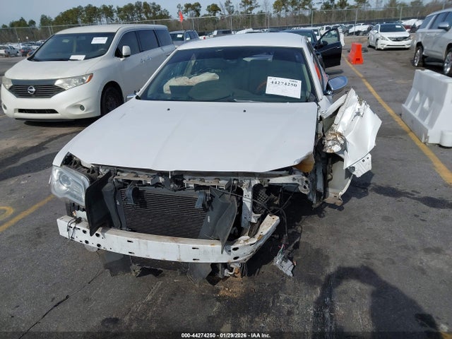 2011 CHRYSLER 300C 2C3CA6CTXBH528568 Photo 5