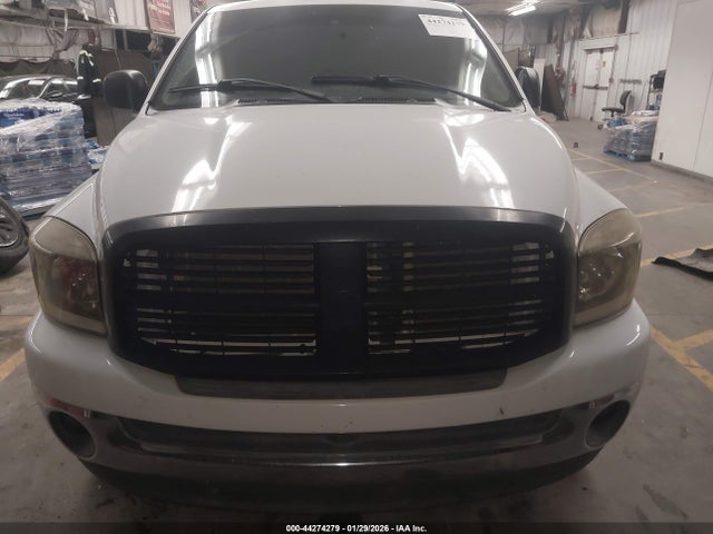 44274279 :رقم المزاد ، 1D7HA18228J221283 vin ، 2008 Dodge Ram 1500 Slt مزاد بيع