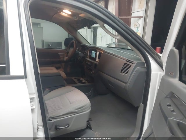 44274279 :رقم المزاد ، 1D7HA18228J221283 vin ، 2008 Dodge Ram 1500 Slt مزاد بيع