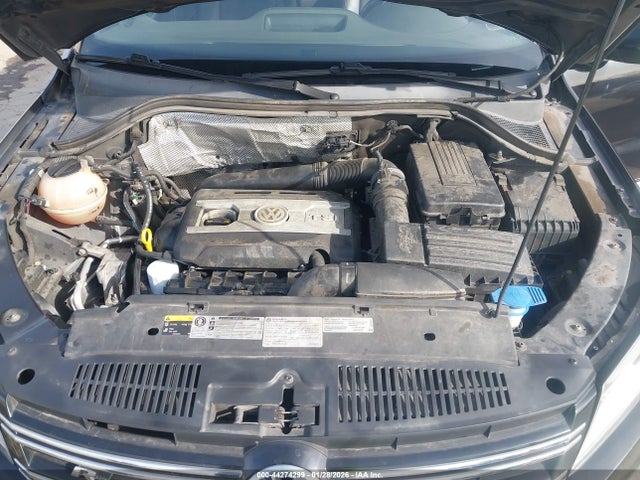 WVGAV7AX7GW089661 Volkswagen Tiguan R-line