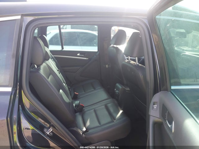 WVGAV7AX7GW089661 Volkswagen Tiguan R-line