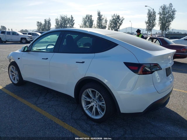 2021 TESLA MODEL Y 5YJYGDEE1MF303693 Photo 2
