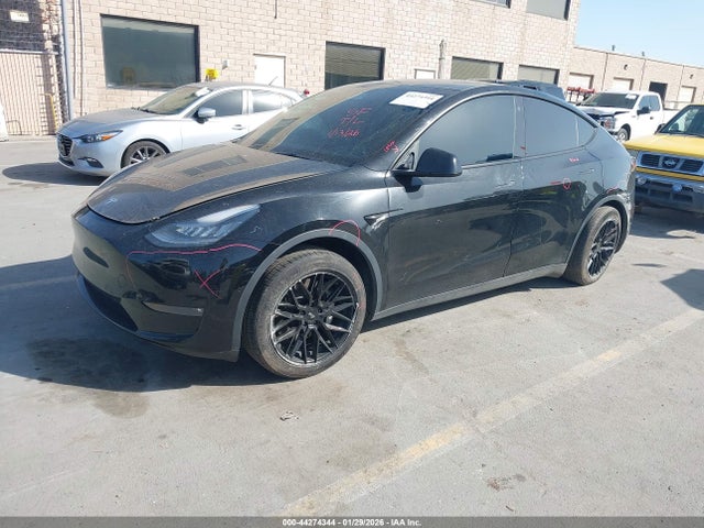 5YJYGDEDXMF116296 Tesla Model Y Standard Range Rear-wheel Drive